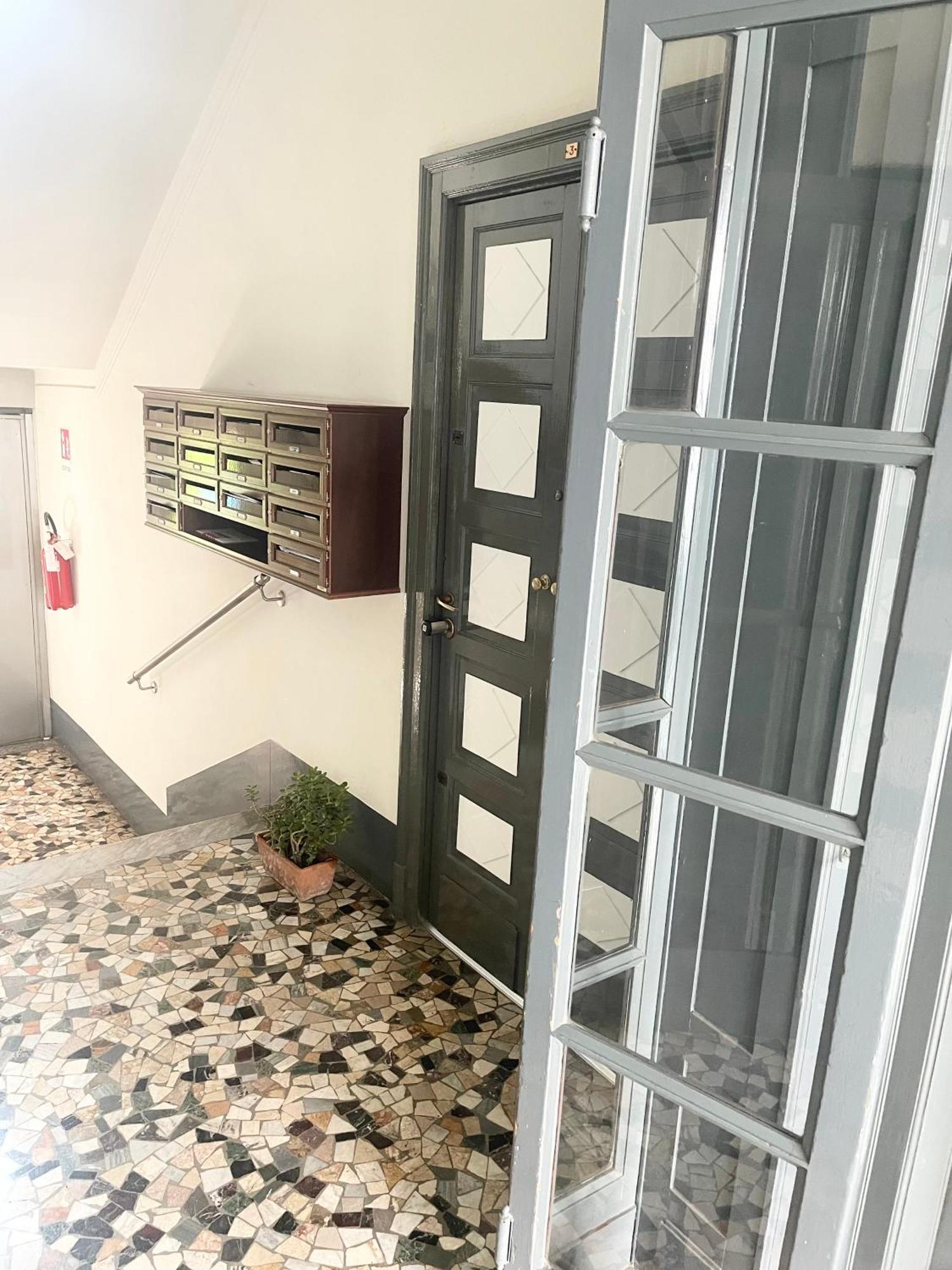 Apartamento Ampio Bilocale Zona Navigli Milán Exterior foto