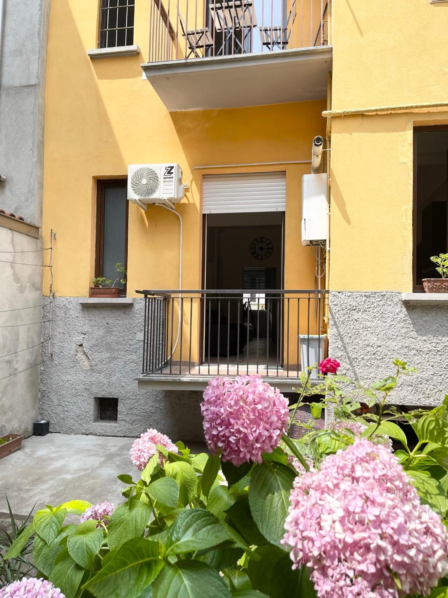 Apartamento Ampio Bilocale Zona Navigli Milán Exterior foto